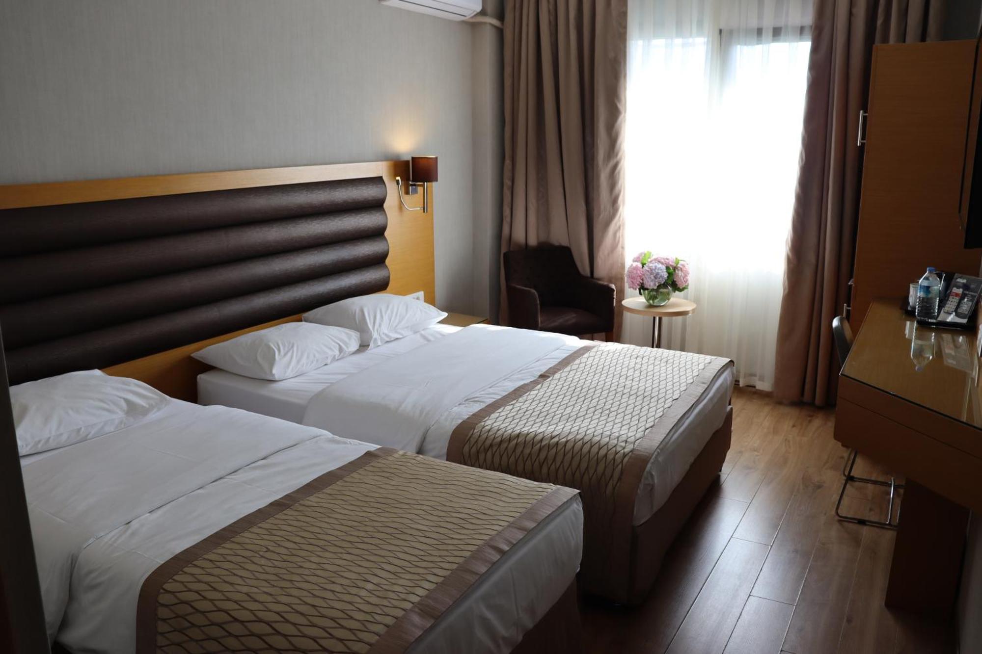 Riva Hotel Taksim Istambul Exterior foto
