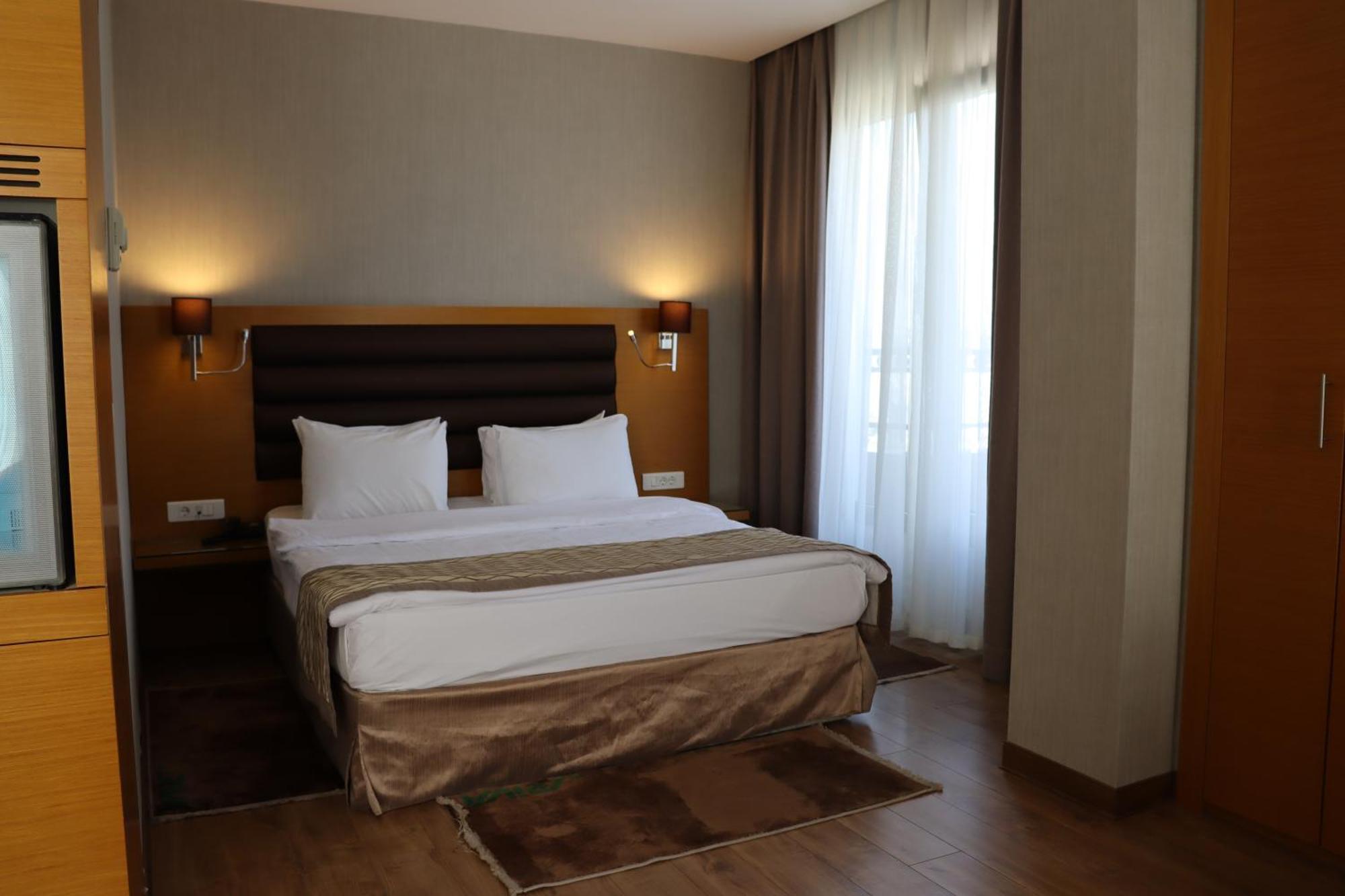Riva Hotel Taksim Istambul Exterior foto