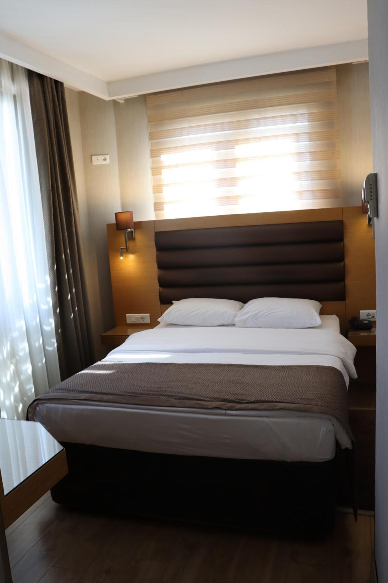 Riva Hotel Taksim Istambul Exterior foto