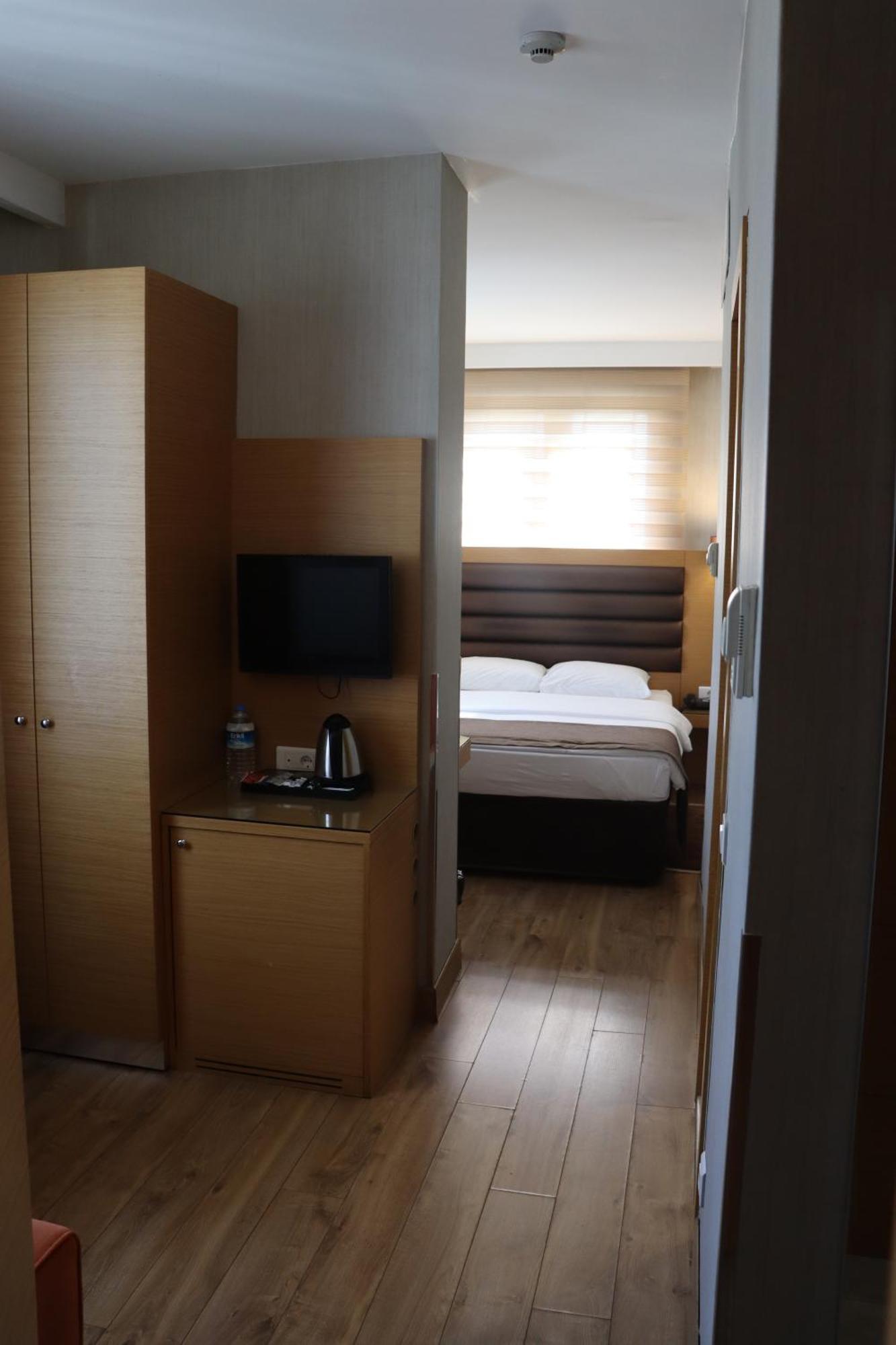 Riva Hotel Taksim Istambul Exterior foto